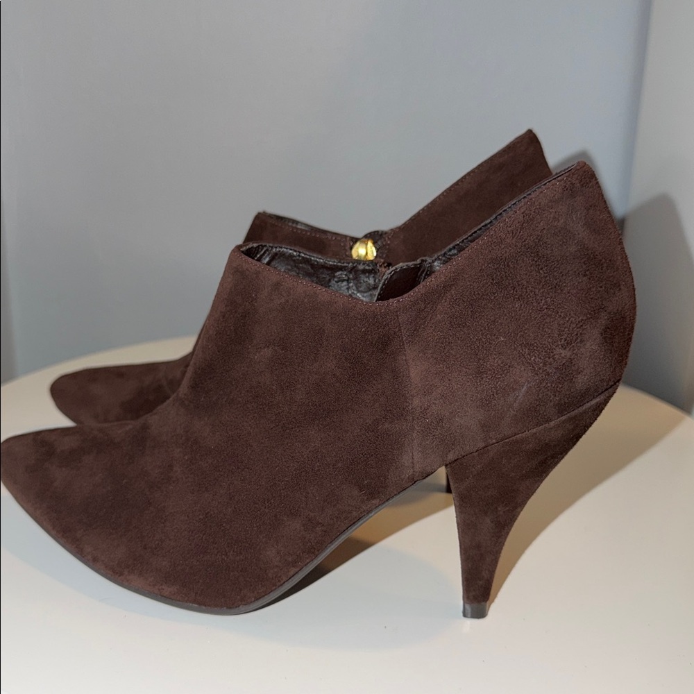 Gretta Suede Bootie Chocolate Brown Heels Side Zipper Size 10 Flaw